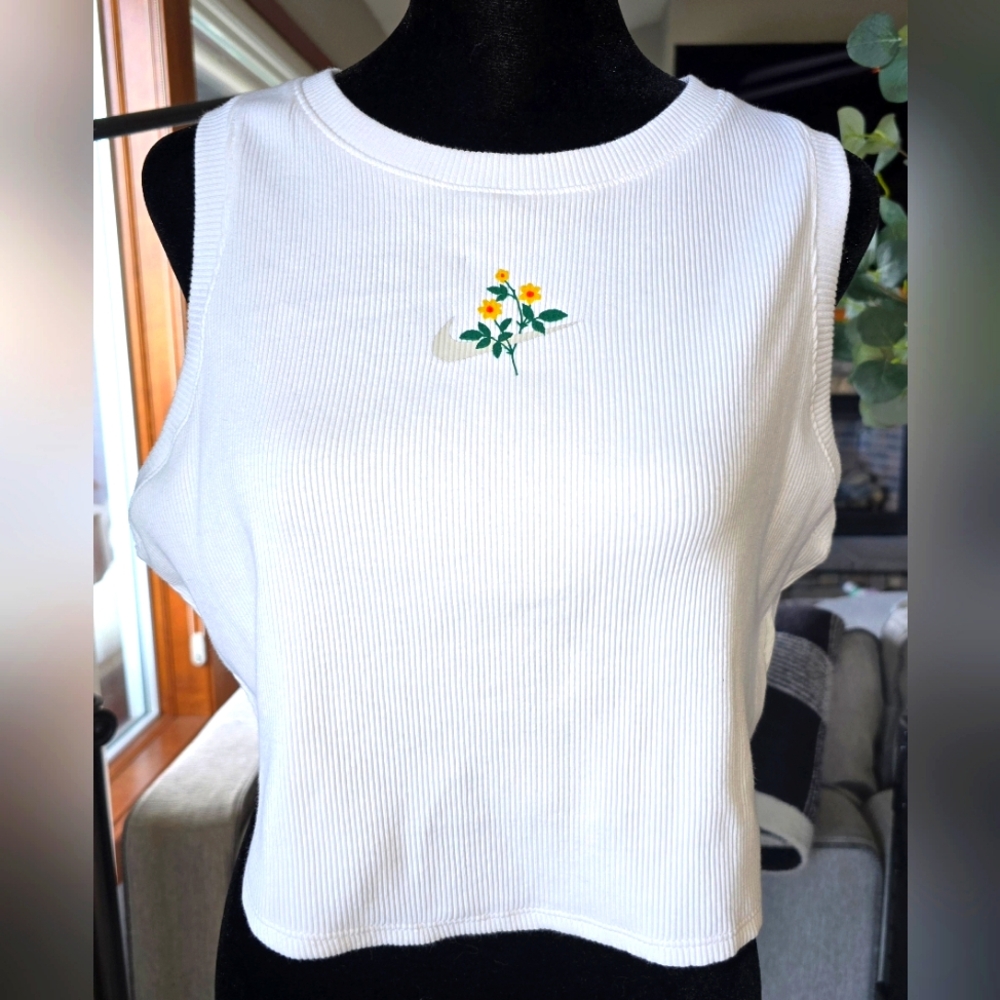 NIKE - Women's White Sleeveless Crop Tank with Floral Embroidery Size LARGE NWT